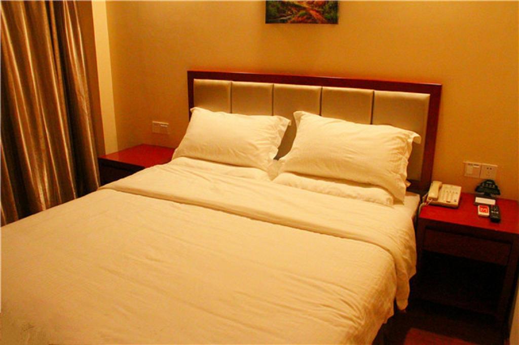 Greentree Inn Sanya He Ping Street Hotel Rom bilde
