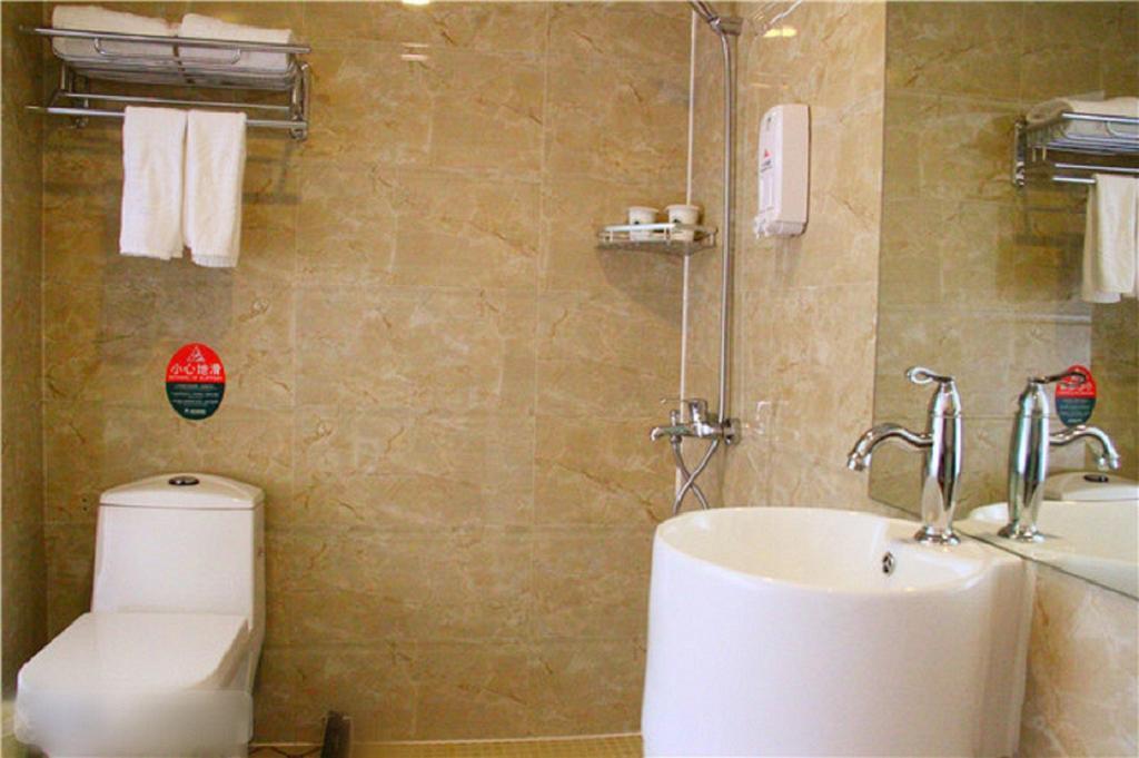 Greentree Inn Sanya He Ping Street Hotel Rom bilde