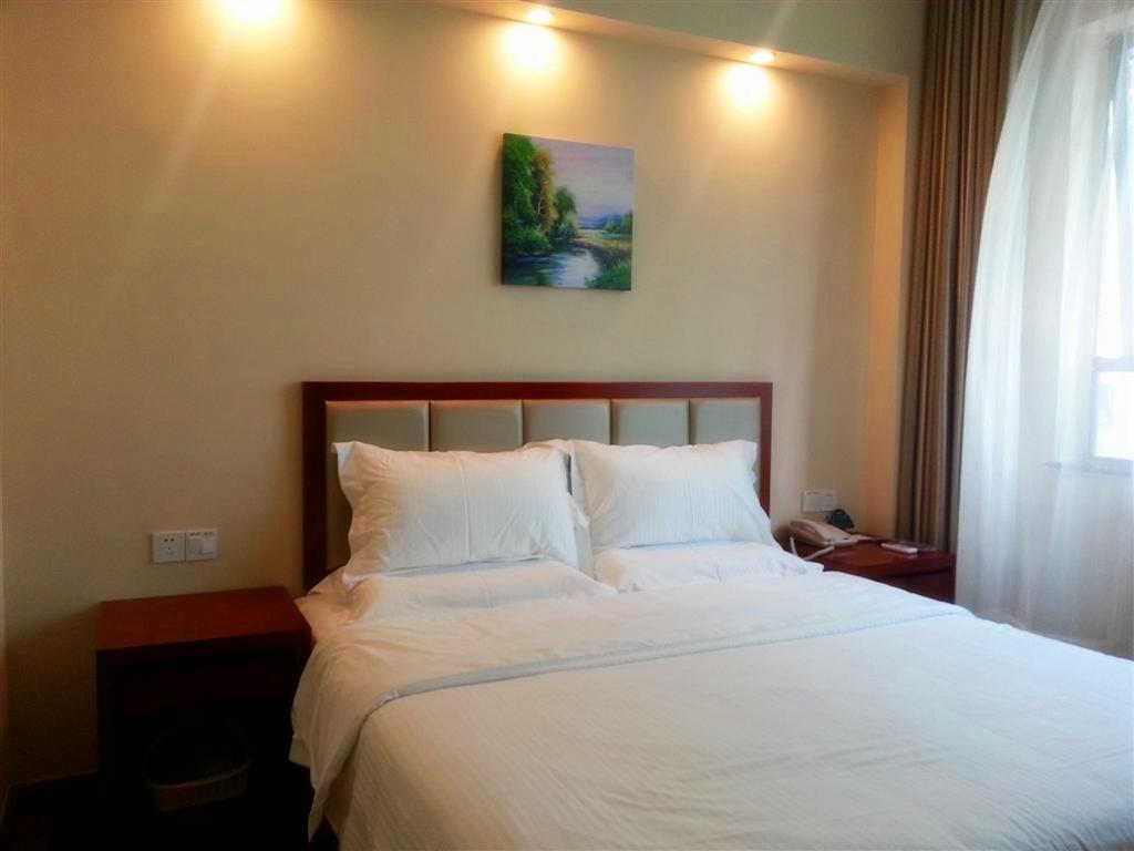 Greentree Inn Sanya He Ping Street Hotel Rom bilde