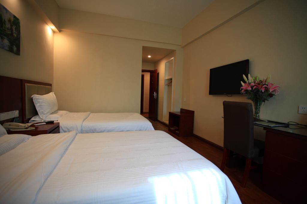 Greentree Inn Sanya He Ping Street Hotel Rom bilde